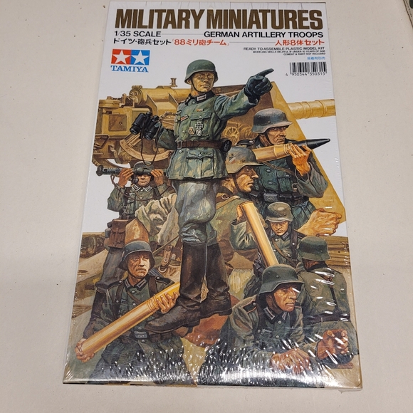 Tamiya 1/35th Scale German Infantry Artillery Assault Troops Model Kits - Picture 2 of 13